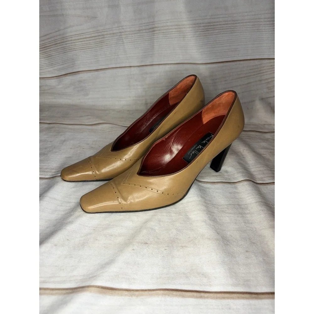 Vintage Nicole Miller Collection Heels Size 7M Tan Leather Pumps Made in Italy